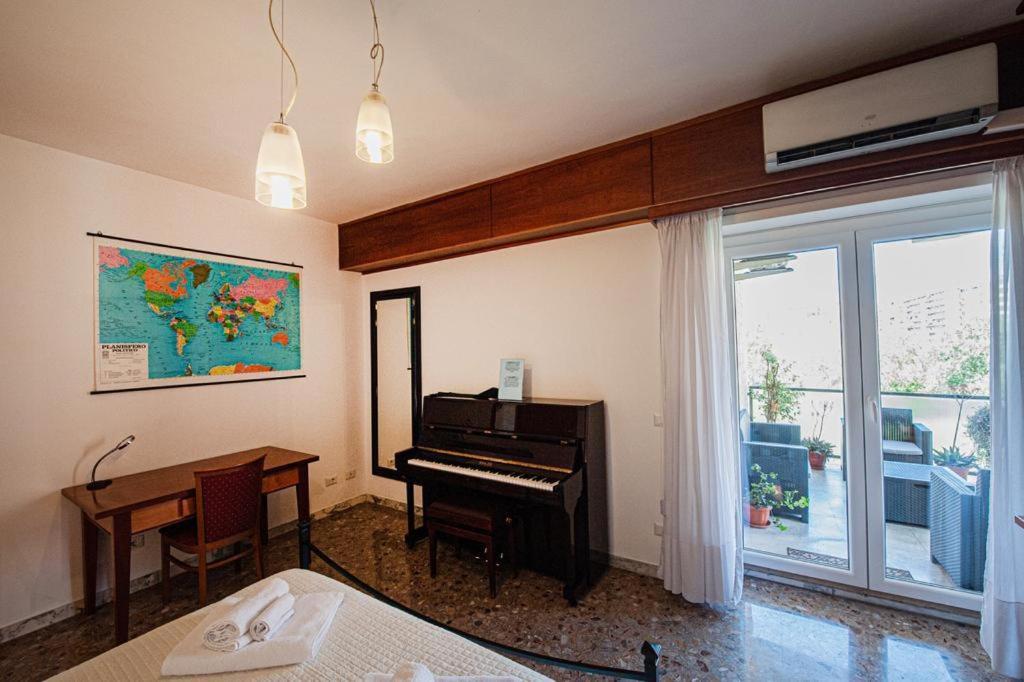 Naveen's House Casa Apartment Rom